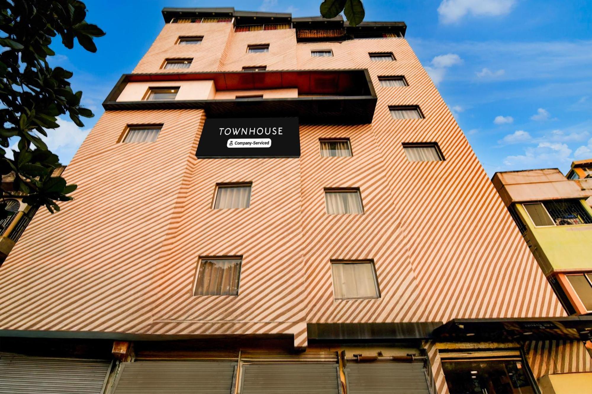 Super Townhouse Vip Road Formerly The Sky Calcutá Exterior foto