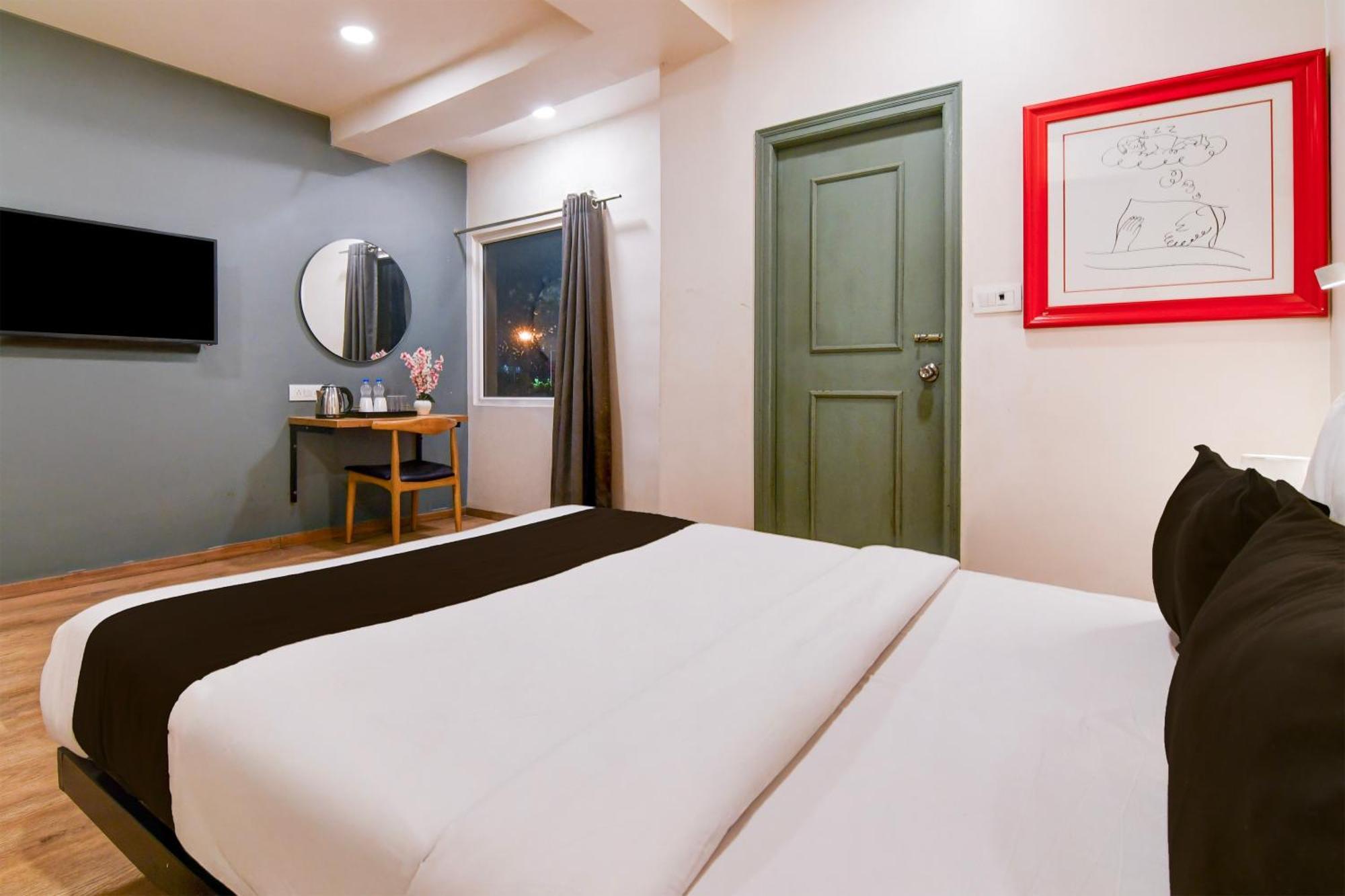 Super Townhouse Vip Road Formerly The Sky Calcutá Exterior foto