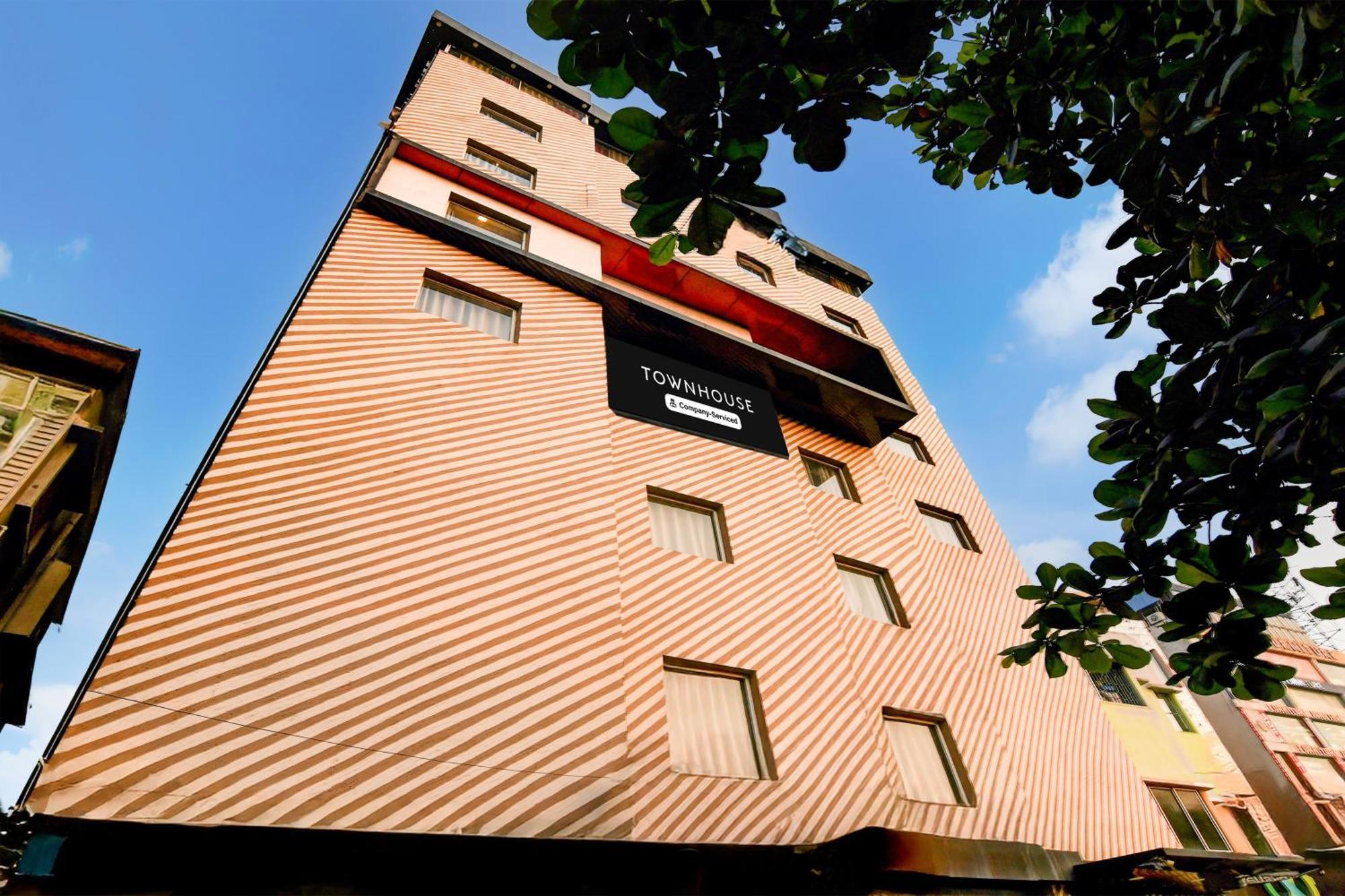 Super Townhouse Vip Road Formerly The Sky Calcutá Exterior foto
