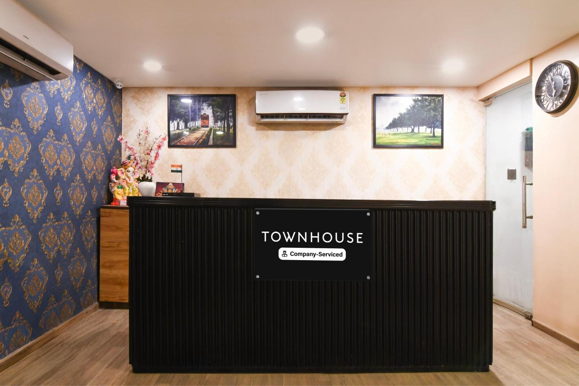 Super Townhouse Vip Road Formerly The Sky Calcutá Exterior foto